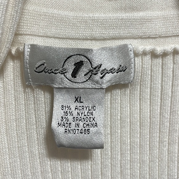 Once Again Sweater - Picture 8 of 11